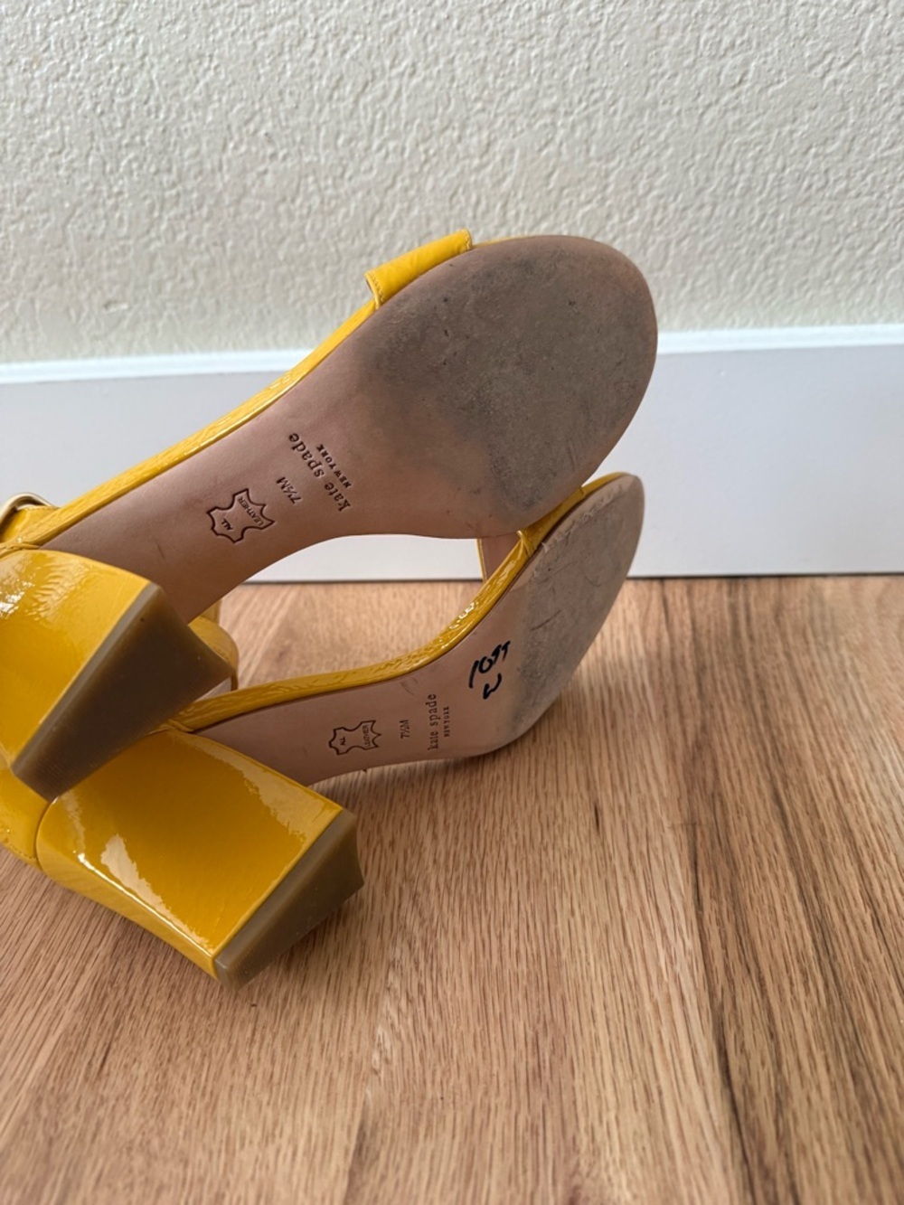 Kate Spade Leather Susane Golden Yellow Heel Strappy Sandals Women’s 7.5 - Picture 12 of 14